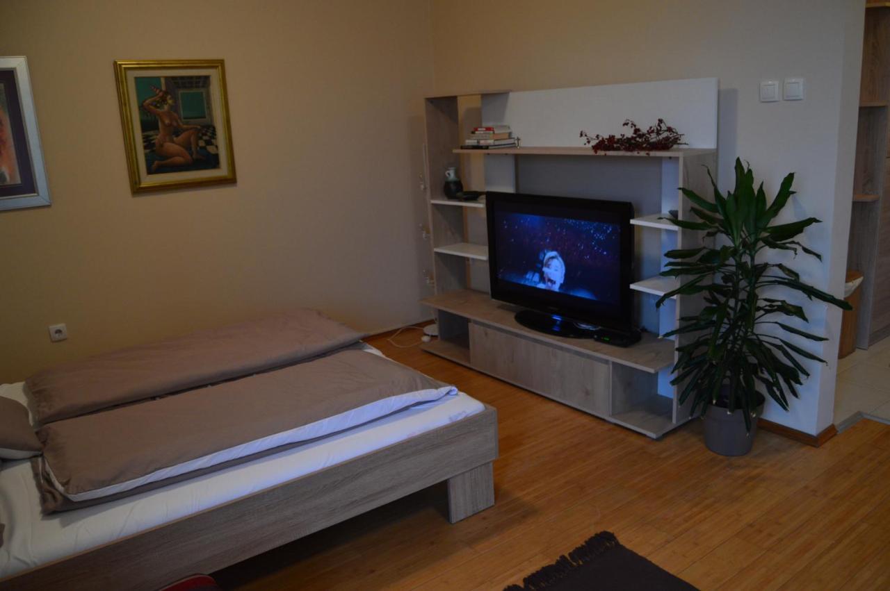 Apartman Mile Apartment Subotica Exterior foto
